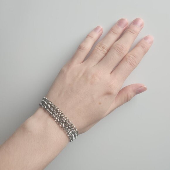 Vintage unique modern medieval dainty silver chain mail bracelet - Picture 4 of 11